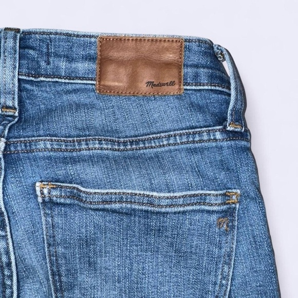 Brand: Madewell
Style: High-Rise Skinny Crop Jeans
Size: 25 - Picture 4 of 6